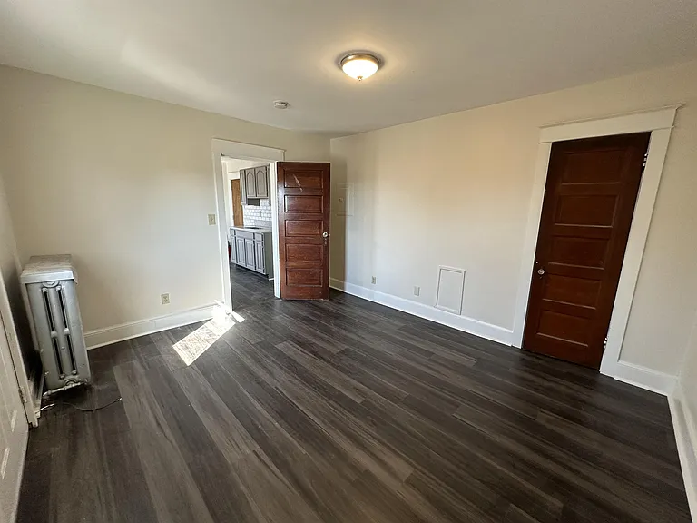 424 N Locust St #6 — Photo 3