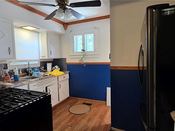 2nd image of 555 Wyandot Ave