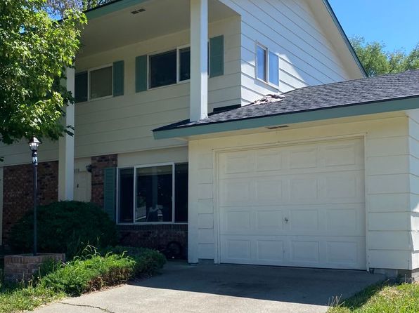 1402 Brook Ct