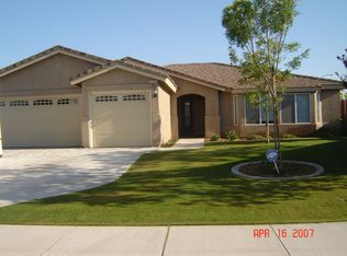 5702 Siena Ln, Bakersfield, CA 93308
