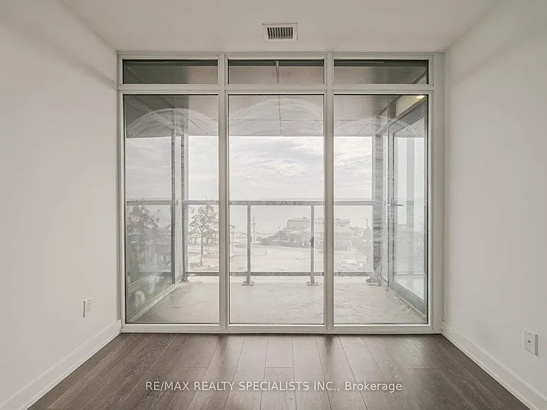 370 Martha St #507 — Photo 2