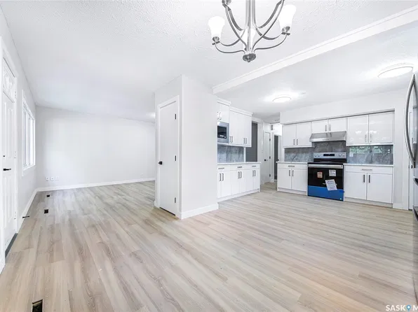 451 R Avenue S, Saskatoon, SK S7M 2Z4