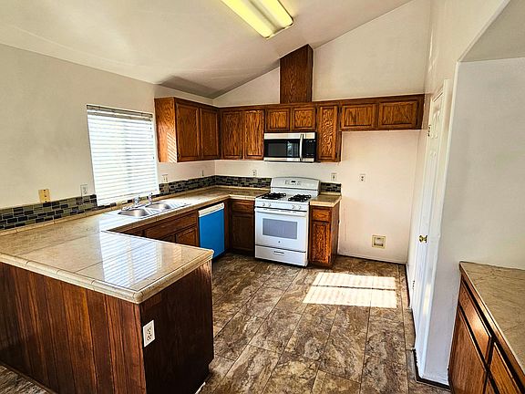 2nd image of 5511 Kettle Dome St