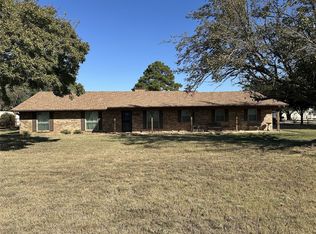 2001 Oak Grove Rd E, Burleson, TX 76028