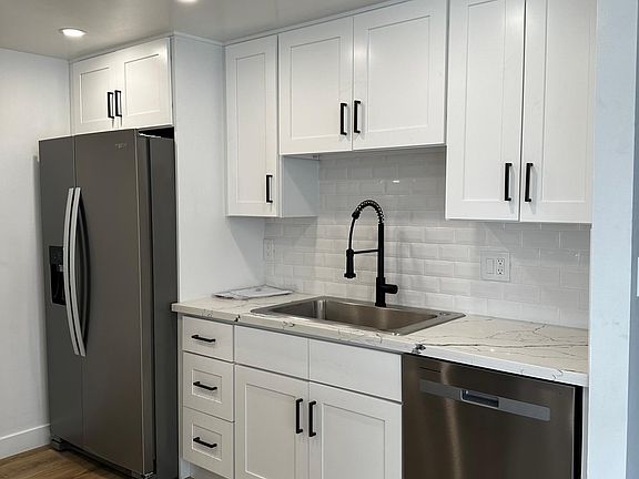 4th image of 727 S Ardmore Ave APT 808