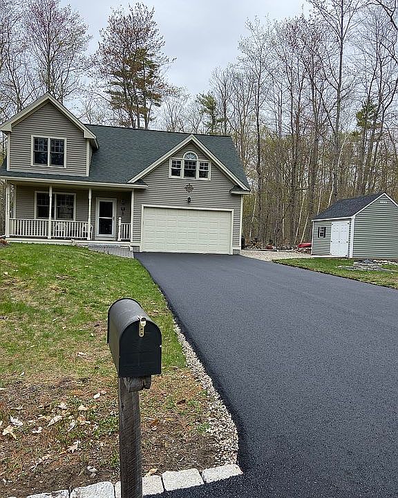 2021 freshly paved driveway
