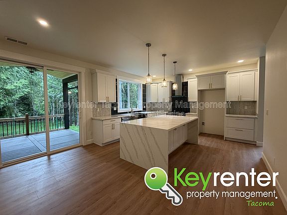 5th image of 16517 48th St NW