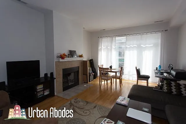 1426 W Belmont Ave #2A — Photo 4