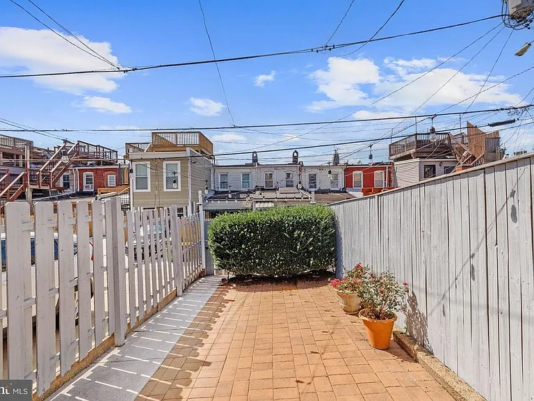 312 S Clinton St — Photo 15
