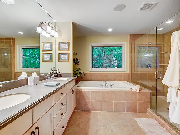 5th image of 3793 Brighton Manor Ln