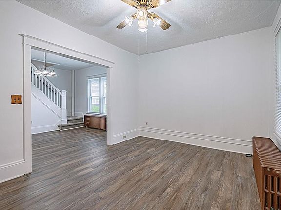 4th image of 202 Berks St