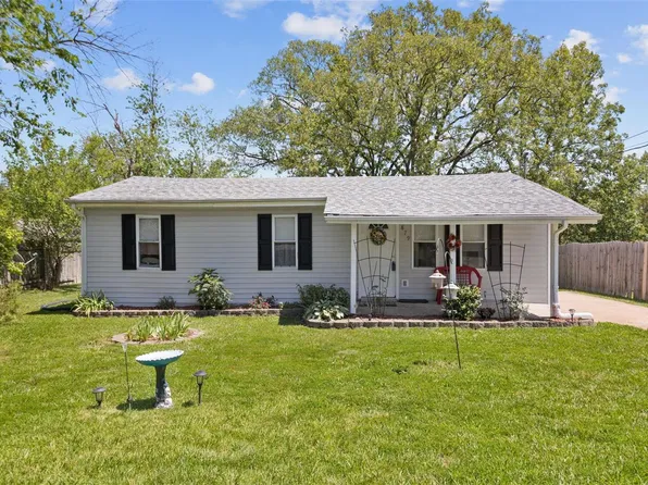 879 Twin Oak Dr, Hillsboro, MO 63050