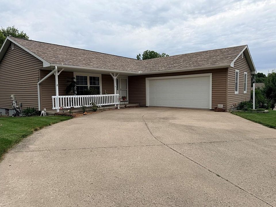 1st image of 804 Birchwood Cir
