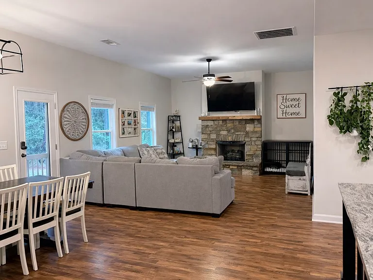 101 Fenwick Manor Dr — Photo 10