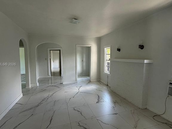 4th image of 836 NW 29th Ter