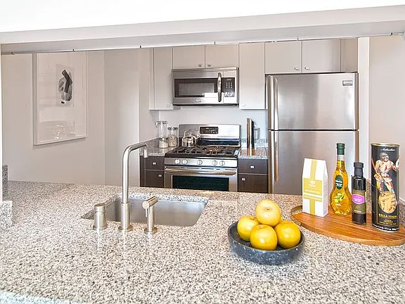 2nd image of 4310 Crescent St APT 2803