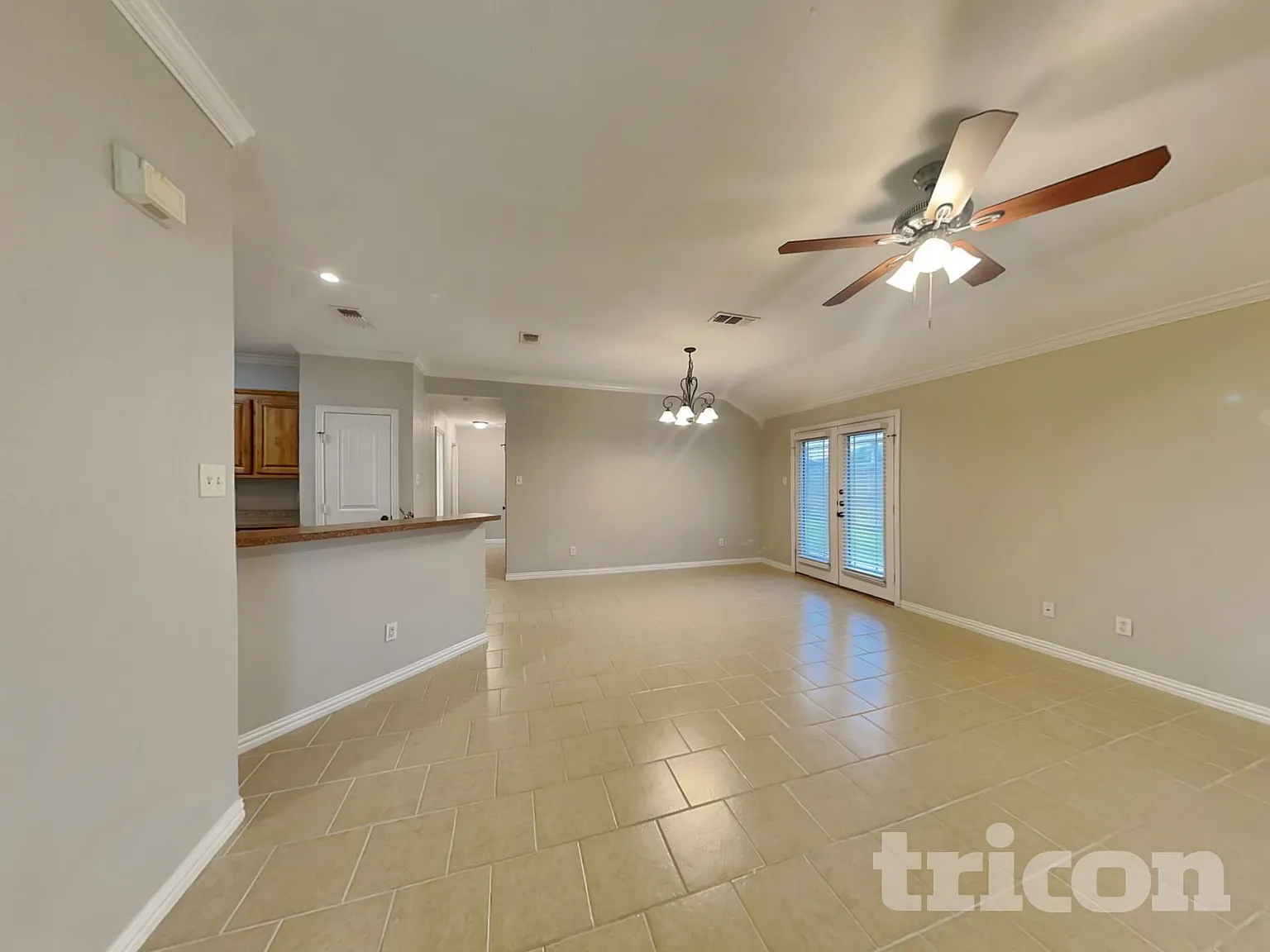 825 Rambling Court Granbury TX — Photo 3