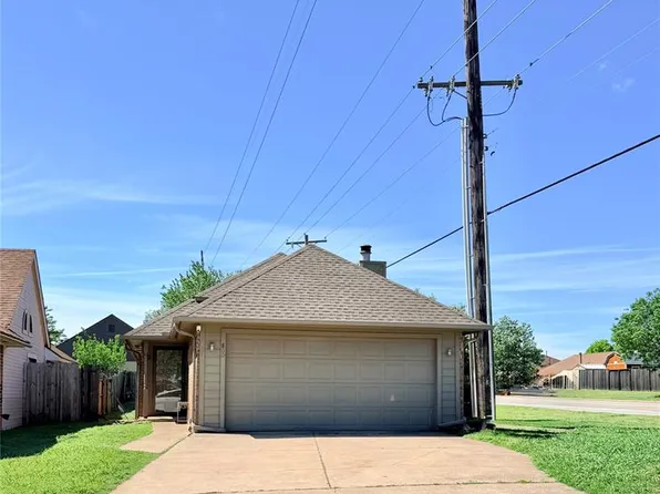 800 NE 17th Ct, Moore, OK 73160