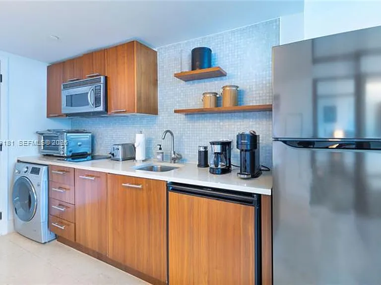 6801 Collins Ave #612 — Photo 7