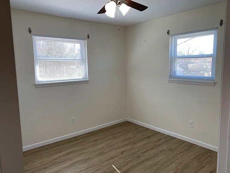 2806 Midfield Cir SE — Photo 13