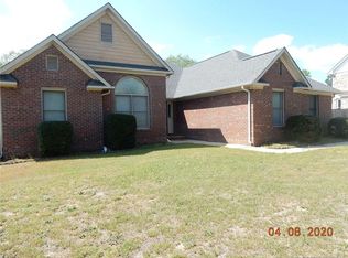 7905 Bankers Dr, Fayetteville, NC 28311