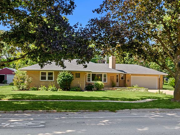 2nd image of 912 Chelsea Ave