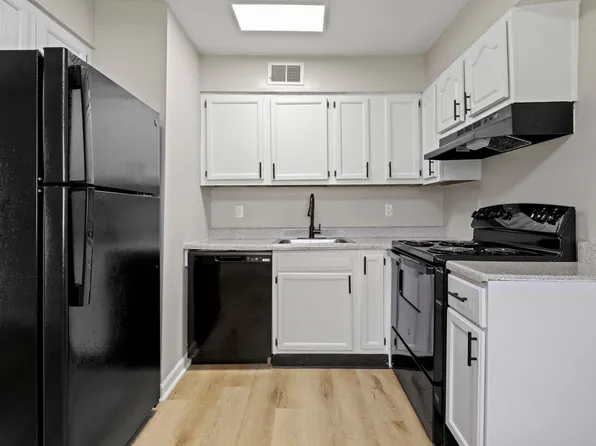 The Hills Apartment Homes