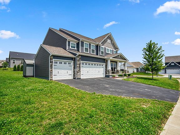 3rd image of 2305 Pine Crest Dr