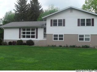 3 Walnut Dr, Whitesboro, NY 13492