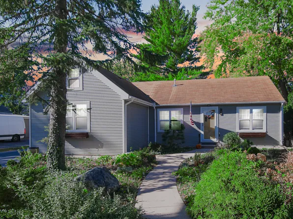 148 Wheeling Ave, Wheeling, IL 60090