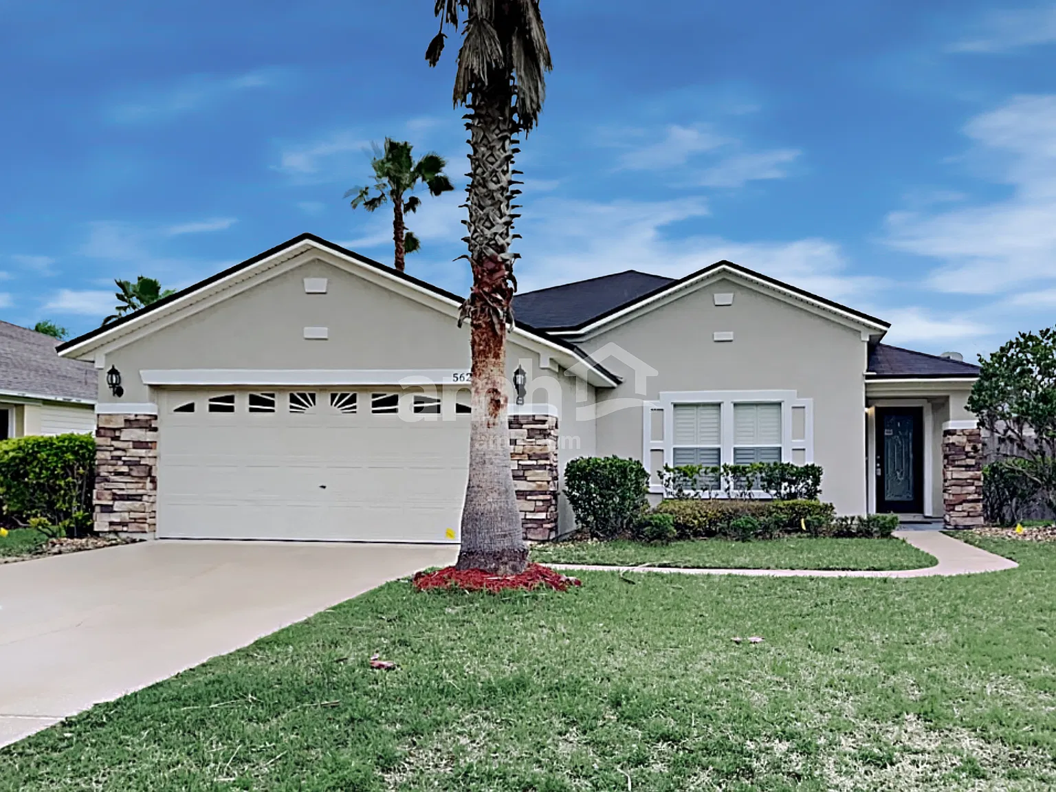 3 bed, 2.0 bath, 1917 sqft, $2,480 — Photo 1