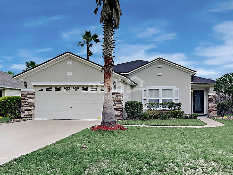 562 Mackenzie Cir