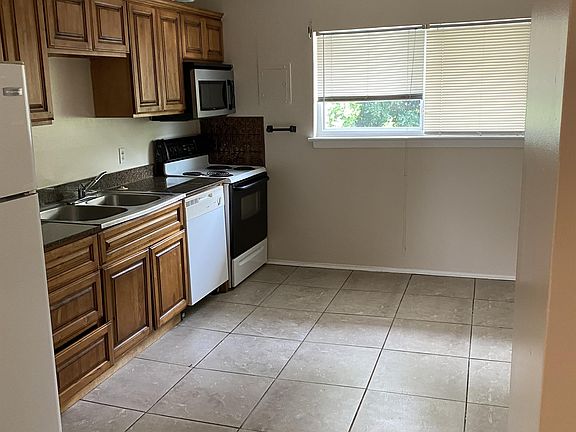 5th image of 139 McDonnell Ave APT 21