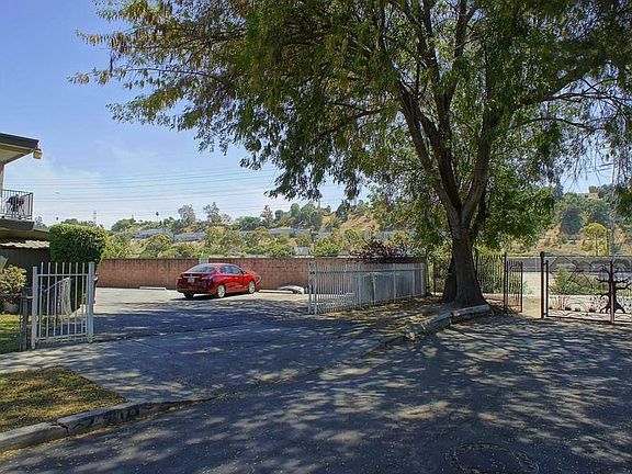 2nd image of 2910 Acresite St APT 3