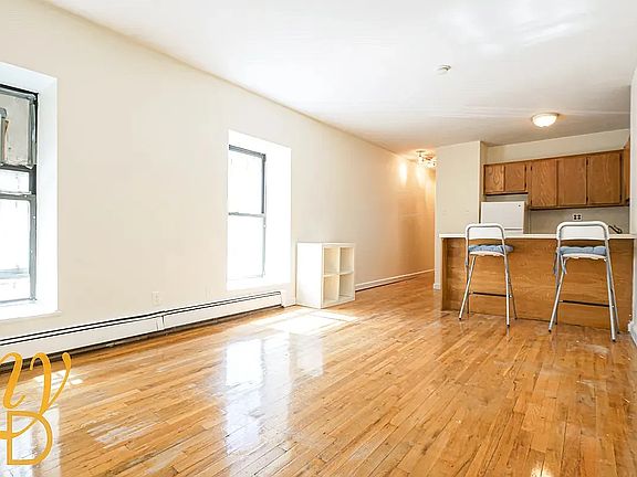 3rd image of 285 15th St APT 1A