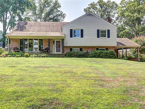 3rd image of 1907 Sweetwater Ln