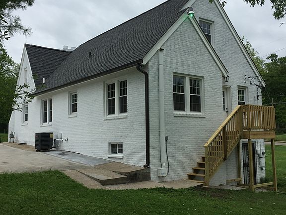 3rd image of 226 Lynnview Dr