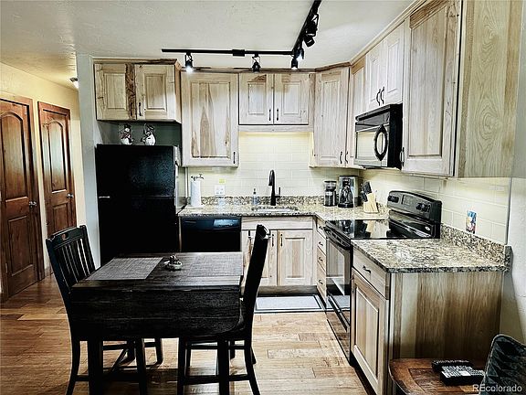 5th image of 400 Hi Country Drive #95