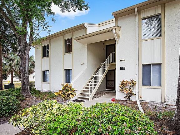 2nd image of 202 Pine Ct #0