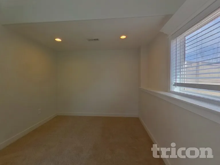 305 Calhoun Cir — Photo 13