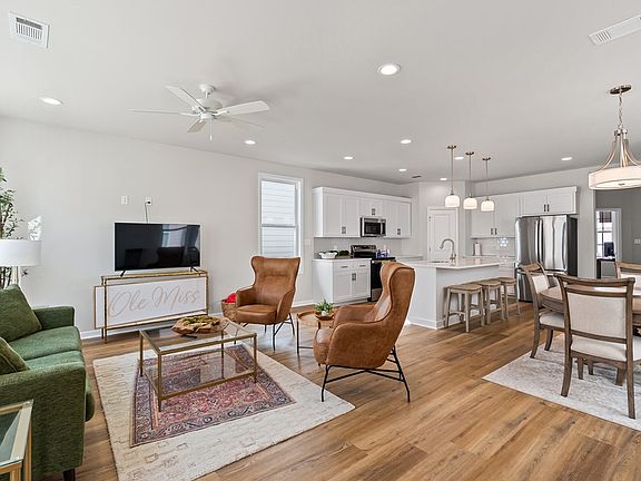5th image of 193 Honeysuckle Way