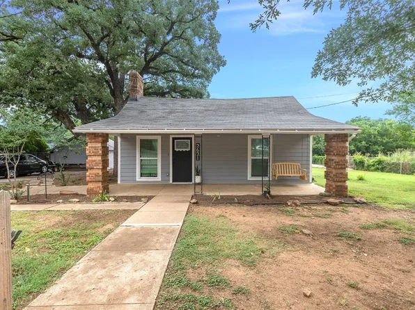 2621 Putnam St, Fort Worth, TX 76112
