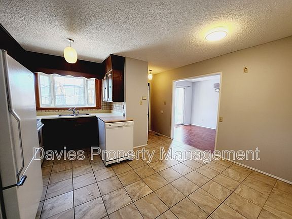 3rd image of 8725 151st St NW