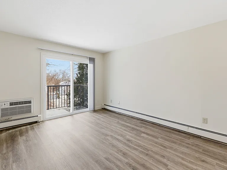 East Bay Apartments — Photo 11
