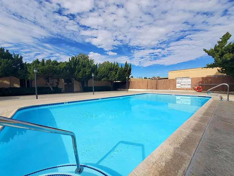 Portofino Apartments — Photo 30