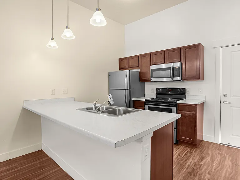 West Station Apartments — Photo 35