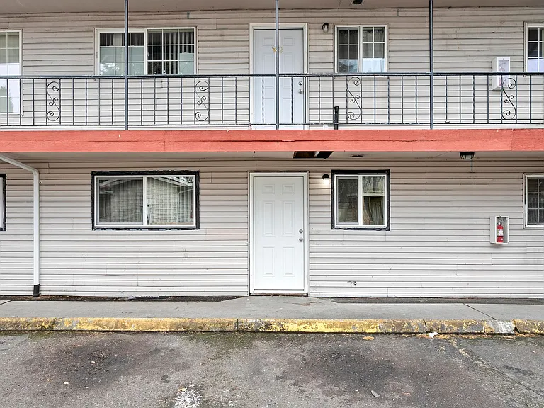 Fairway Apartments — Photo 27