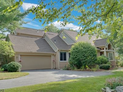 35 Sugar Maple Ln, Hamburg, NJ, 07419