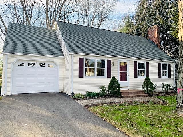 1st image of 20 Tarry Brook Dr