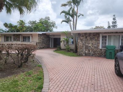 2220 NE 197th St, Miami, FL, 33180